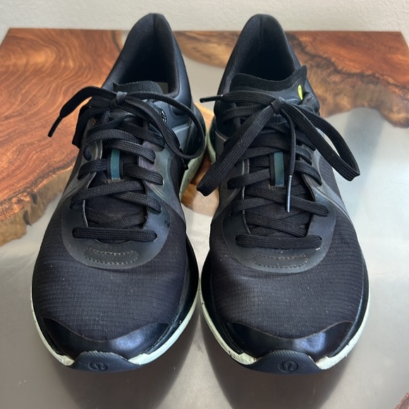 lululemon athletica Chargefeel Low Women’s Workout Shoe Winter Black/Mint 6 - Picture 3 of 7